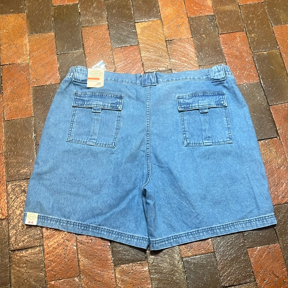 St Johns Bay size 44 Hiking Shorts with 7” inseam 1155